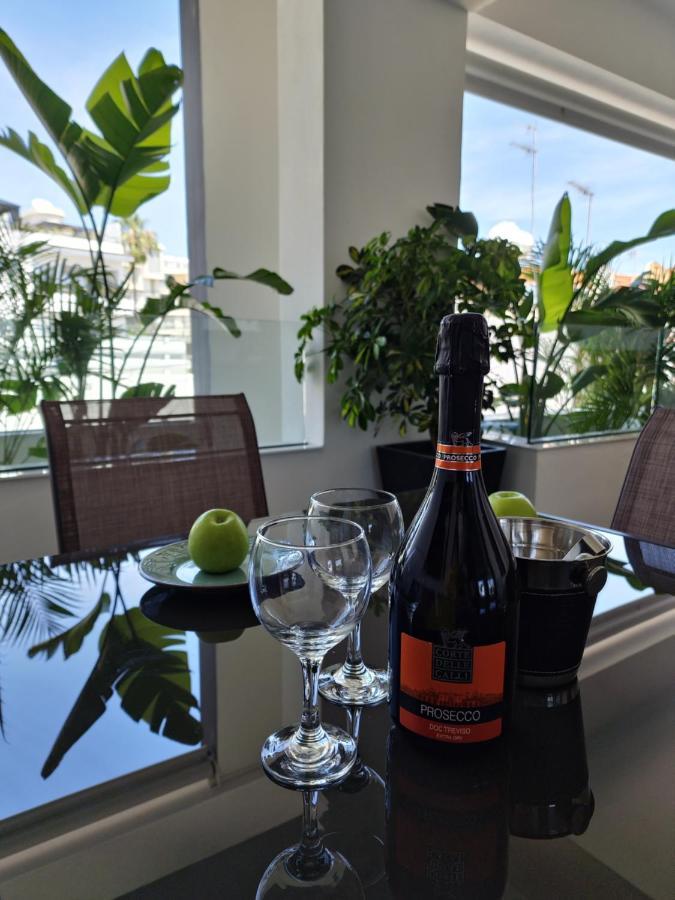 Carisa Deluxe Apartment With Jacuzzi Larnaca Luaran gambar