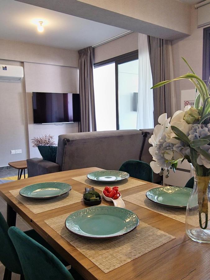 Carisa Deluxe Apartment With Jacuzzi Larnaca Luaran gambar