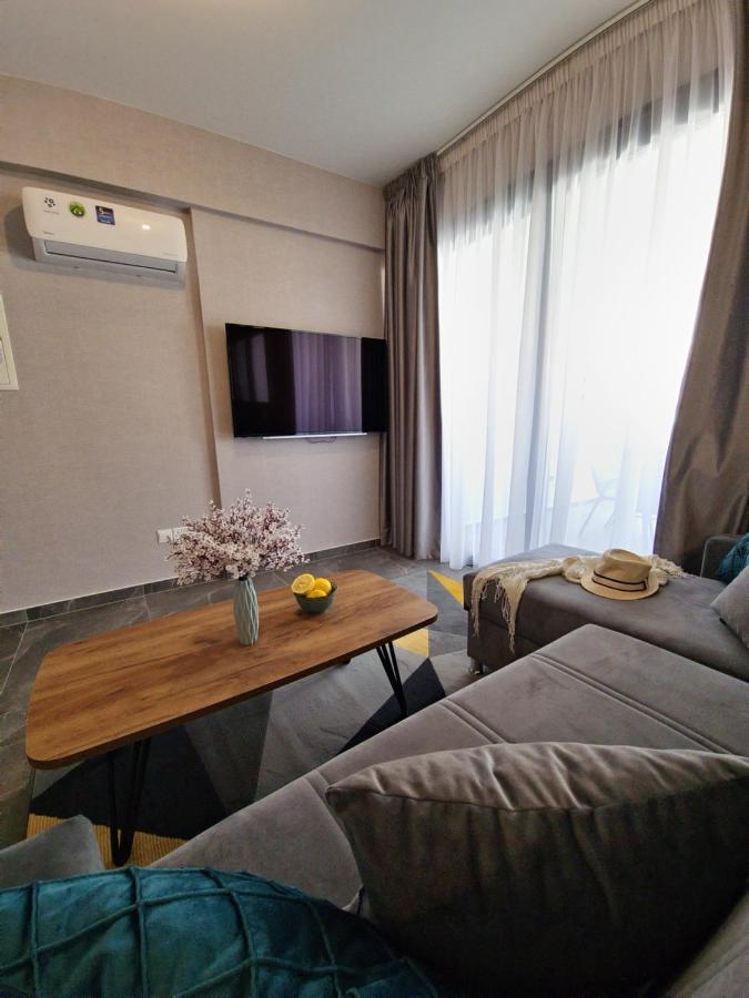 Carisa Deluxe Apartment With Jacuzzi Larnaca Luaran gambar