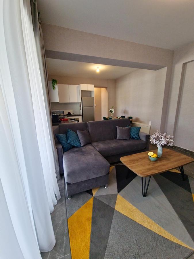 Carisa Deluxe Apartment With Jacuzzi Larnaca Luaran gambar