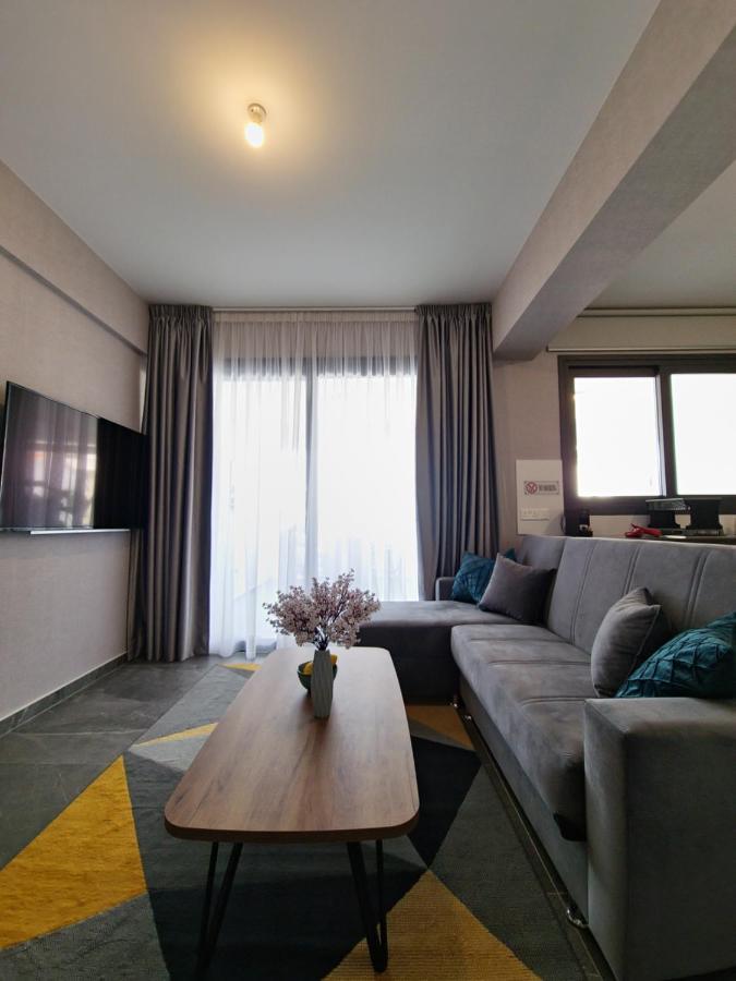 Carisa Deluxe Apartment With Jacuzzi Larnaca Luaran gambar